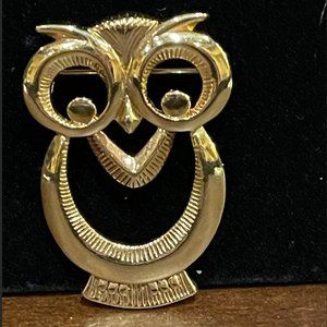 B3- Gold-toned Owl Brooch